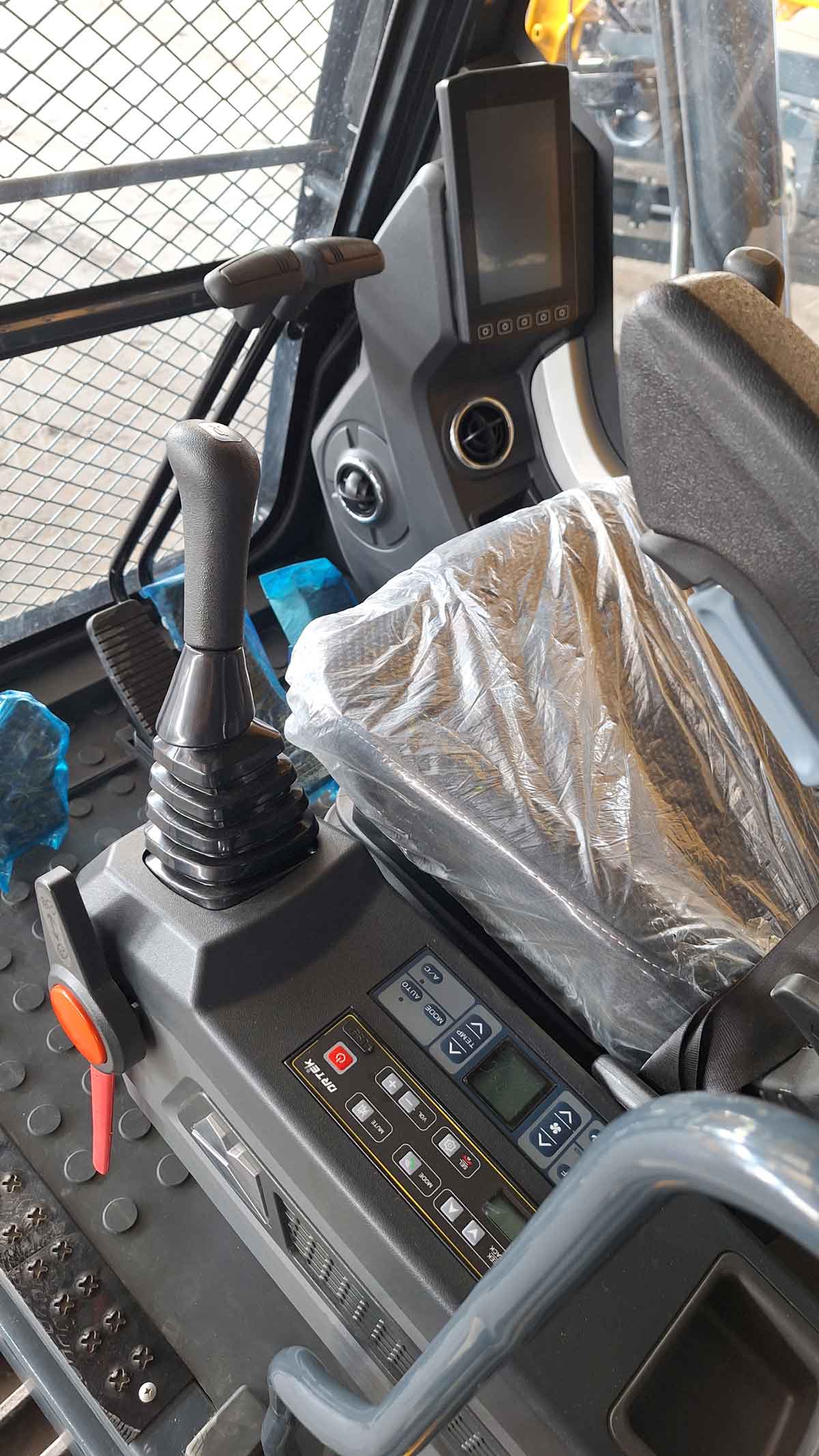 اتاقک بیل مکانیکی چانگلین