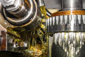 making-gears-gear-cutting-machine-machine-oil